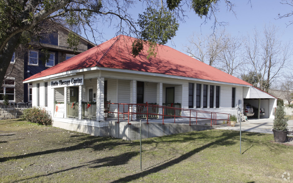 101 Park St, Hutto, TX for sale - Primary Photo - Image 2 of 22