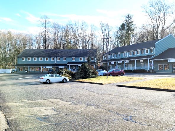 1255 Middlebury Rd, Middlebury, CT for lease Building Photo- Image 1 of 3