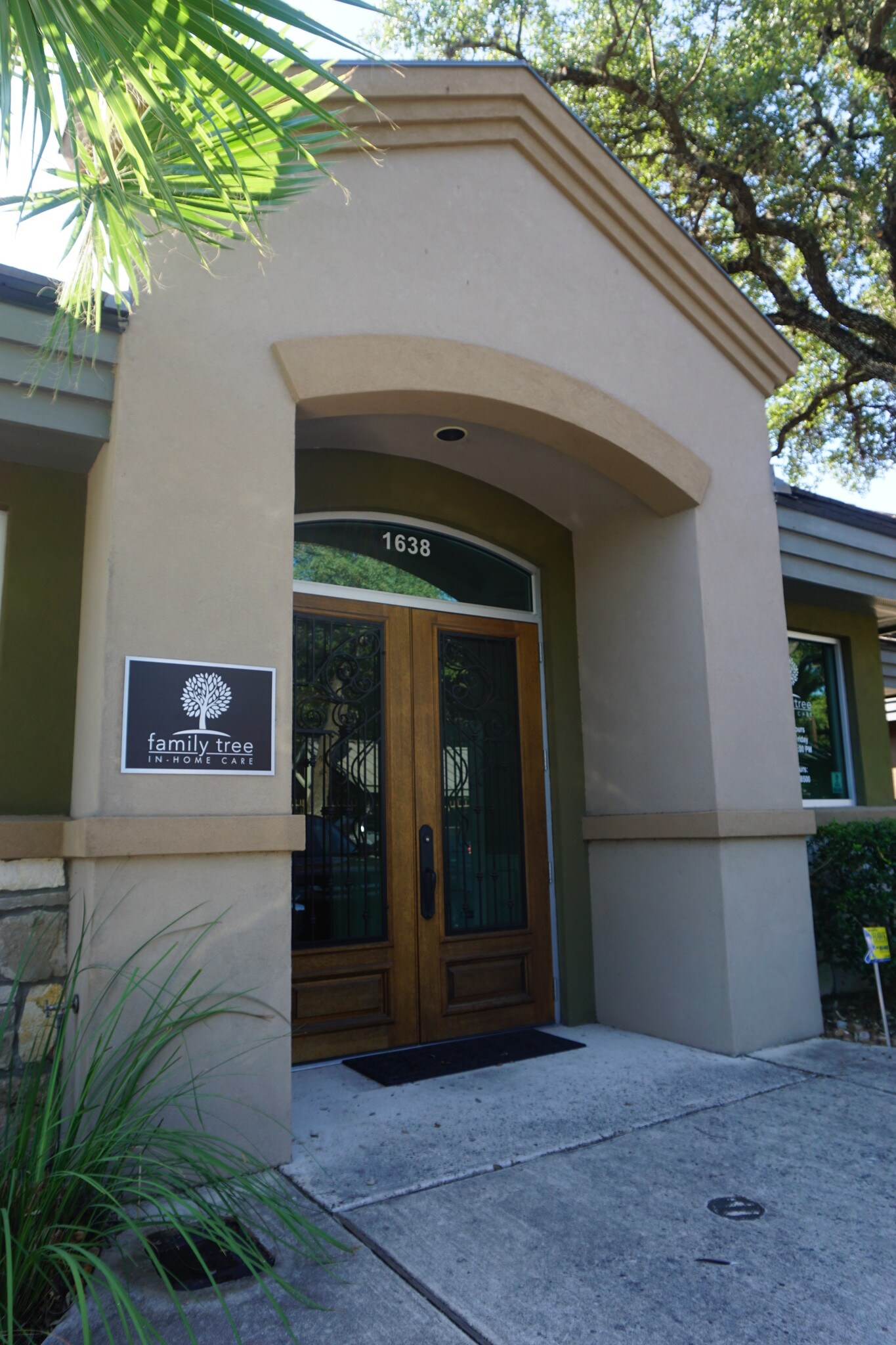 1638 Lockhill Selma Rd, Castle Hills, TX 78213