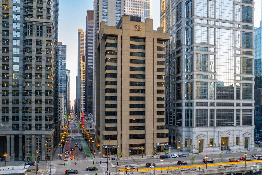 55 W Wacker Dr, Chicago, IL for lease - Primary Photo - Image 1 of 20