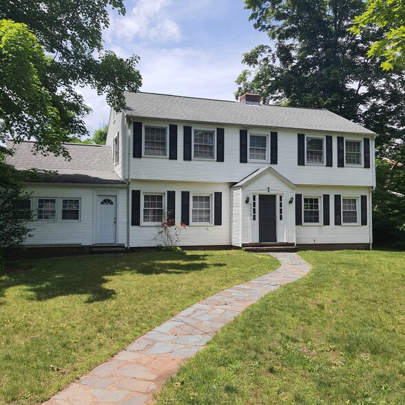 4050 Whitney Ave, Hamden, CT for sale - Primary Photo - Image 1 of 1