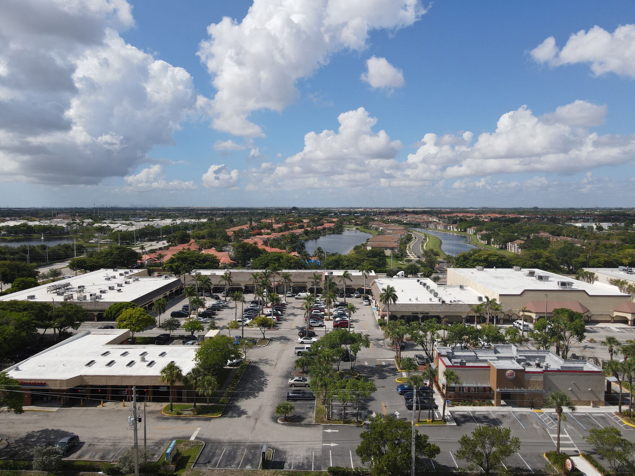 11210-11300 Pines Blvd, Pembroke Pines, FL for lease Building Photo- Image 1 of 14