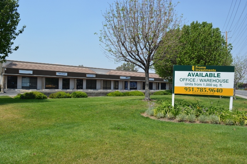 1045 N Main St, Riverside, CA for lease Building Photo- Image 1 of 7