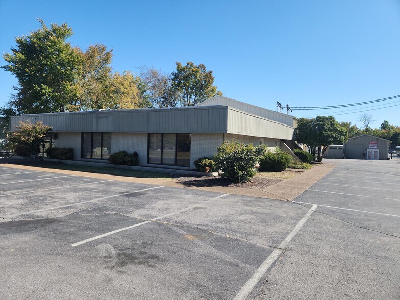 599 Waldron Rd, La Vergne, TN 37086