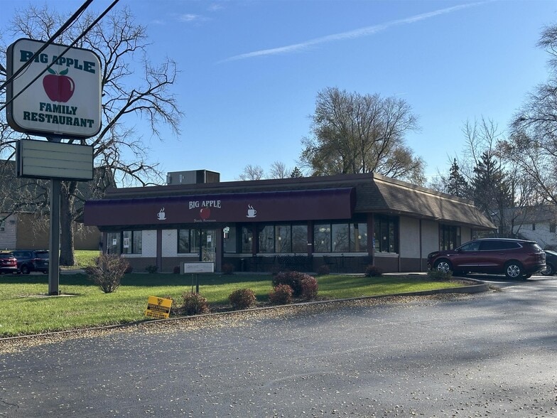 1427 W Galena Ave, Freeport, IL for sale - Primary Photo - Image 1 of 60