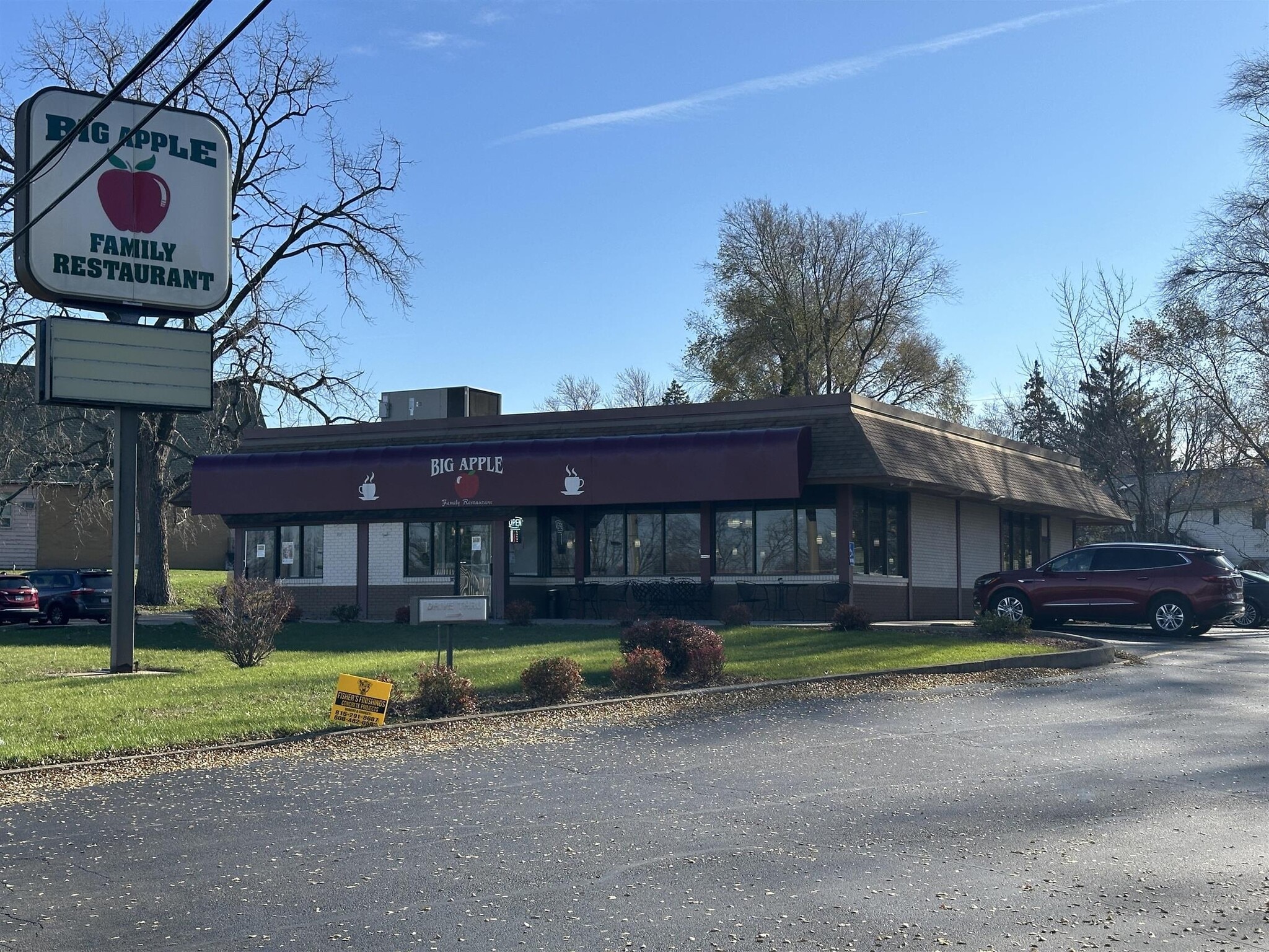 1427 W Galena Ave, Freeport, IL for sale Primary Photo- Image 1 of 61