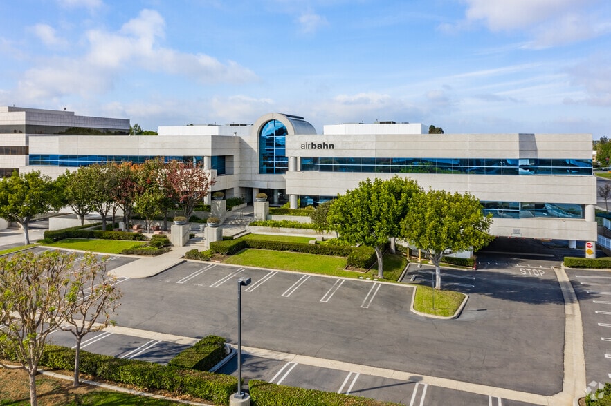 2 Corporate Park, Irvine, CA for lease - Primary Photo - Image 1 of 5