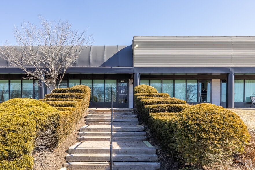 260-264 Quarry Rd, Milford, CT for lease - Building Photo - Image 3 of 6