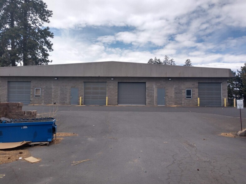 61527 American Loop, Bend, OR for sale - Building Photo - Image 1 of 1