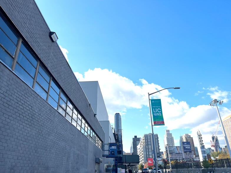 10-40 Borden Ave, Long Island City, NY for lease - Building Photo - Image 2 of 4