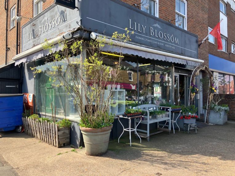 106 Walton Rd, East Molesey for sale Building Photo- Image 1 of 1