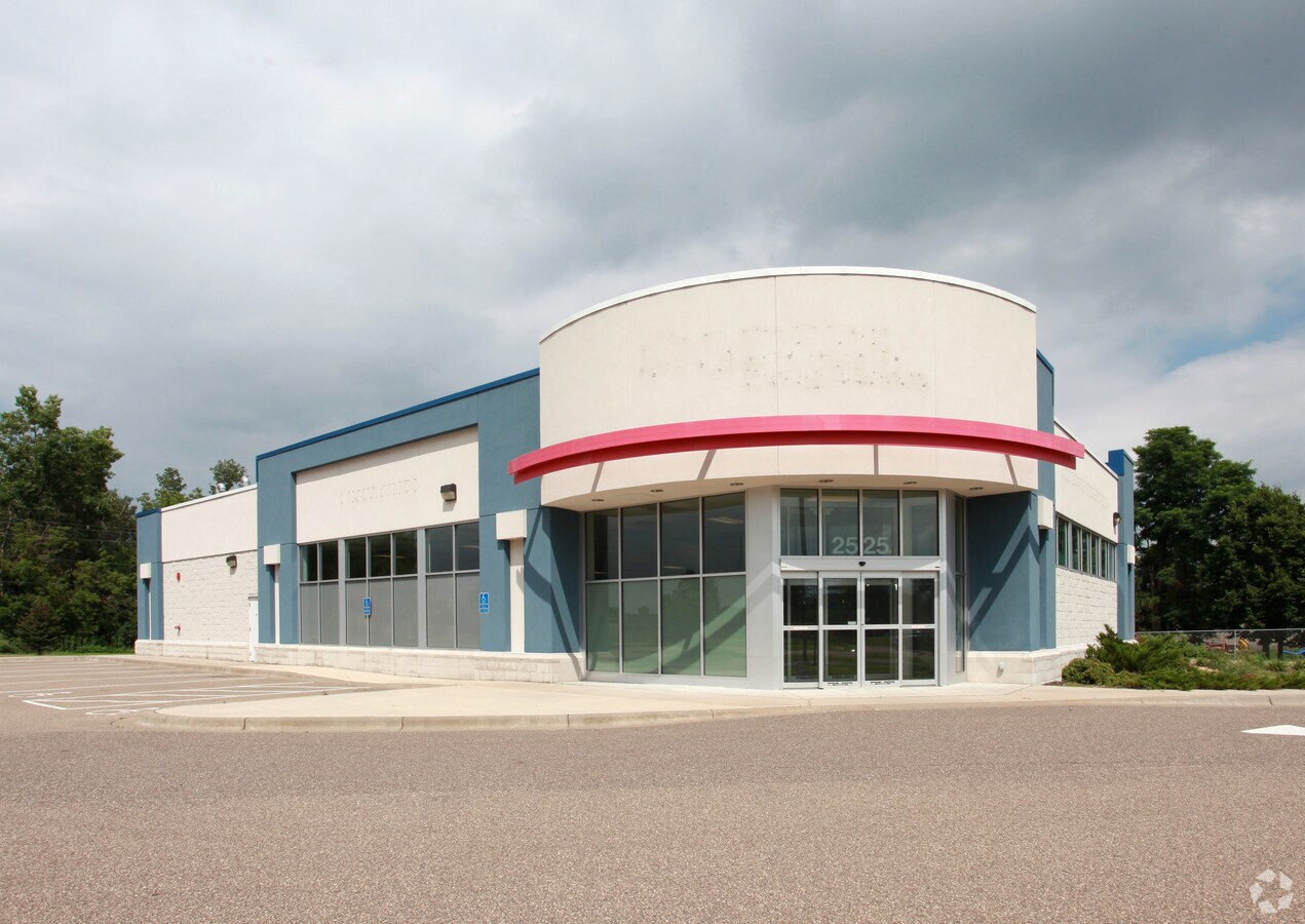 2525 County Rd 10 NE, Mounds view, MN 55112