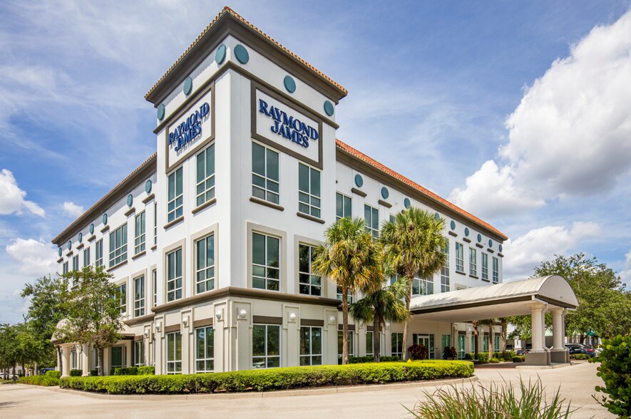 1421 Pine Ridge Rd, Naples, FL 34109 Offices at Magnolia Square