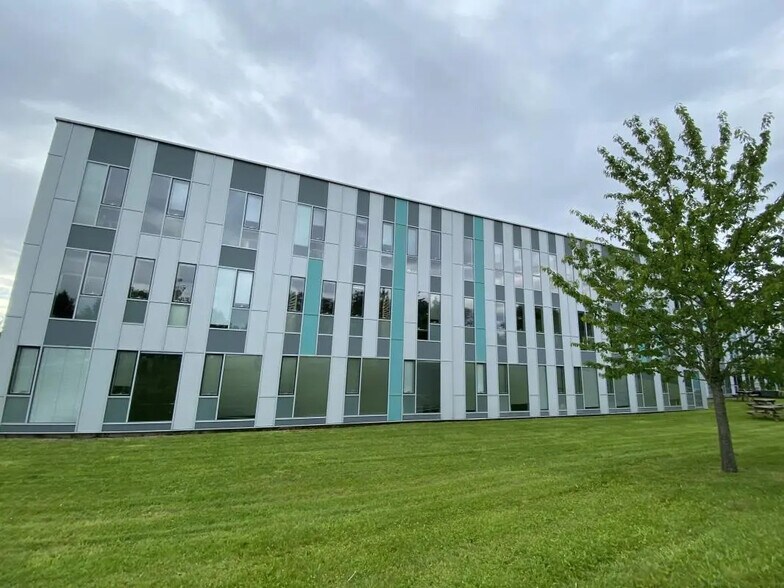 Office in Vern-sur-Seiche for lease - Building Photo - Image 2 of 7