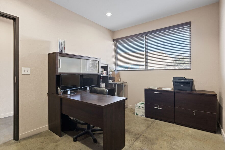 2000 Windy Ter, Cedar Park, TX for sale - Interior Photo - Image 3 of 8