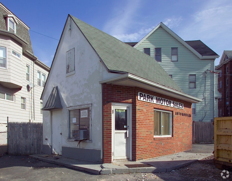 720 S Main St, Fall River, MA for sale - Building Photo - Image 3 of 5