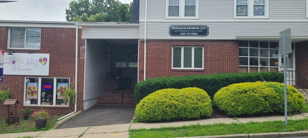 9-13 Ackerman Ave, Emerson, NJ for lease - Building Photo - Image 1 of 7