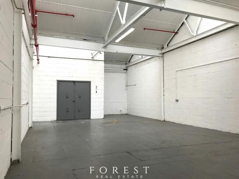 School Rd, London for sale - Interior Photo - Image 1 of 1