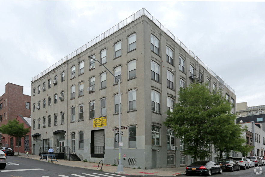 18-24 Bridge St, Brooklyn, NY for lease - Building Photo - Image 1 of 12