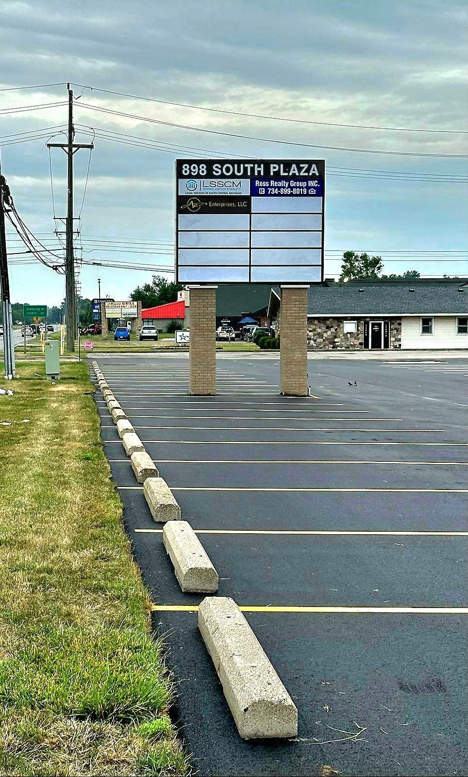 950 S Telegraph Rd, Monroe, MI for lease Building Photo- Image 1 of 3