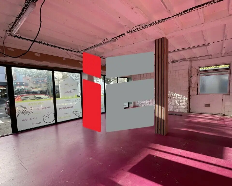 Retail in Lorient for lease Interior Photo- Image 1 of 8