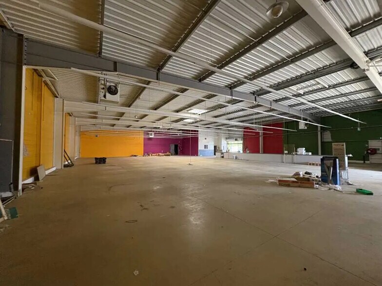 Office in Maignelay-Montigny for lease - Interior Photo - Image 1 of 7