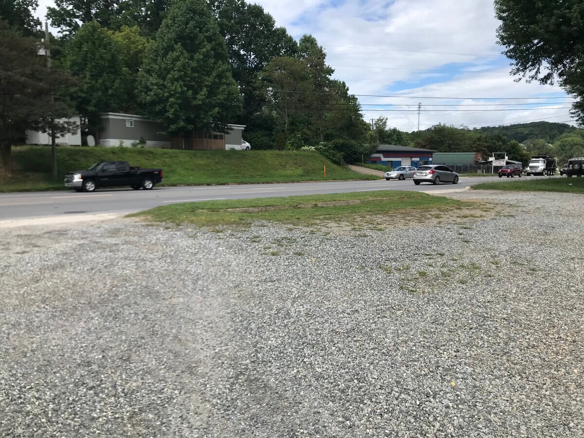 539 New Leicester Highway, Asheville, NC 28806