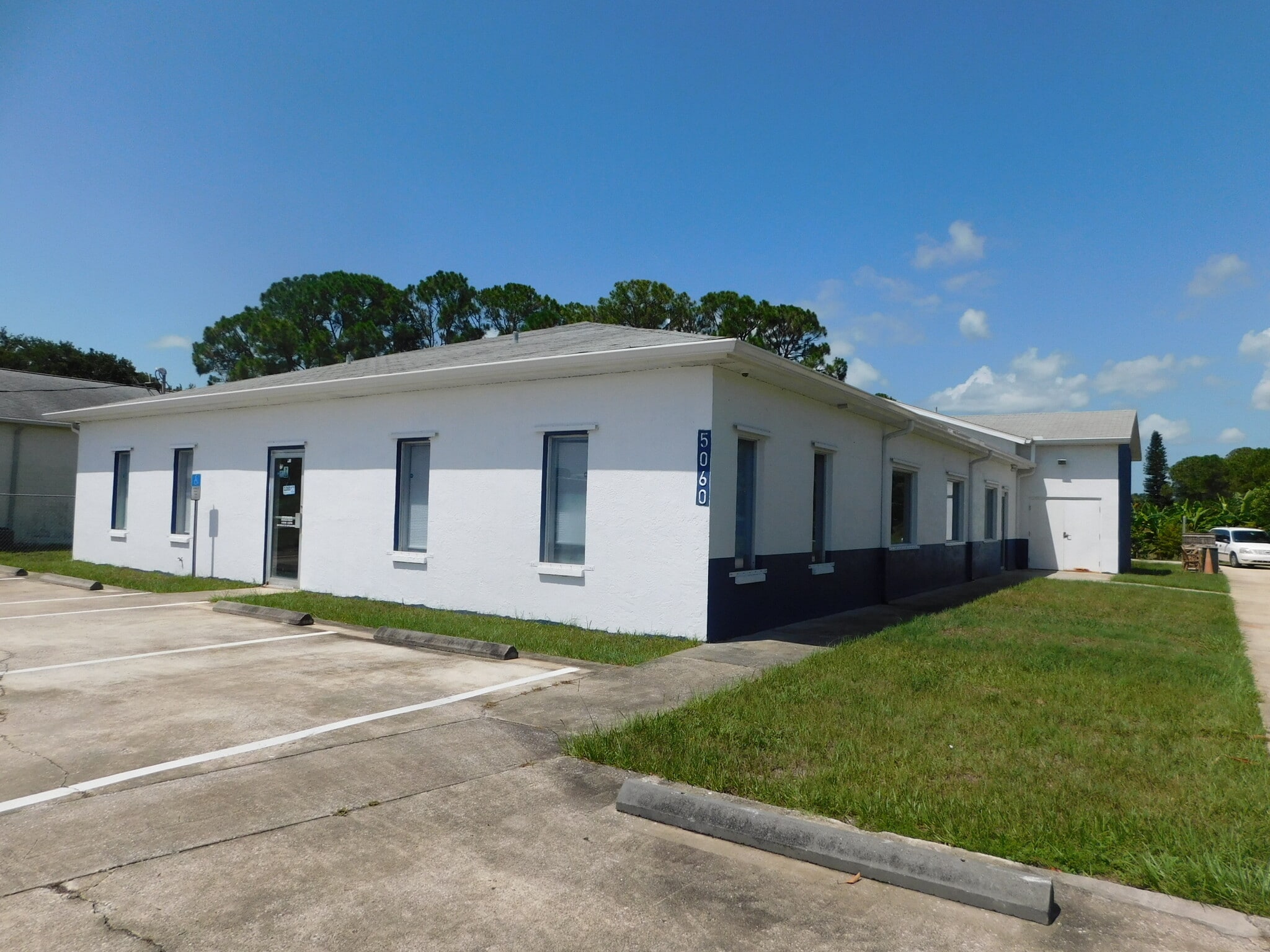 5060 Industry Dr, Melbourne, FL for sale Primary Photo- Image 1 of 33