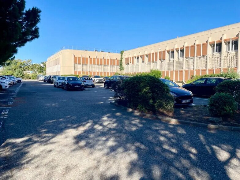 56 Avenue Blaise Pascal, Vitrolles for lease - Building Photo - Image 3 of 19