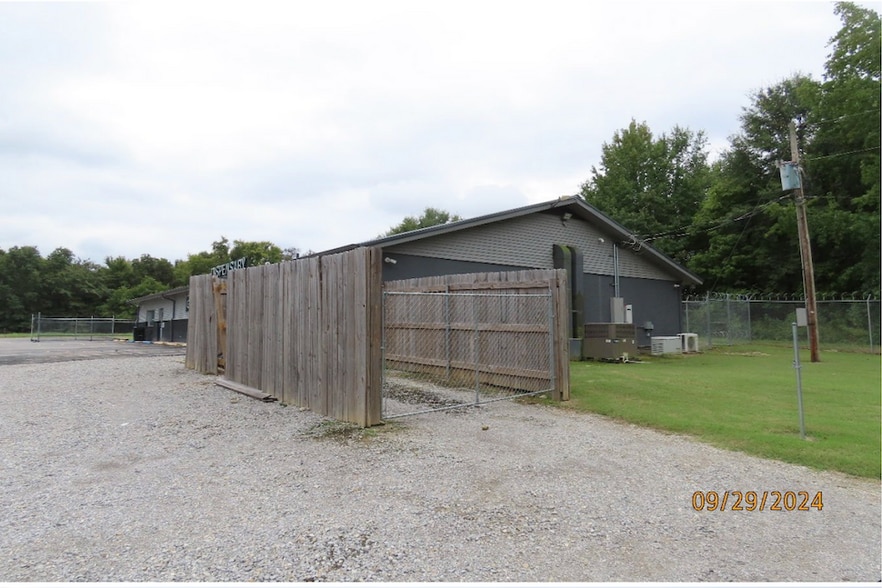 2000 Martin Luther King Jr Dr, Helena, AR for sale - Building Photo - Image 3 of 6