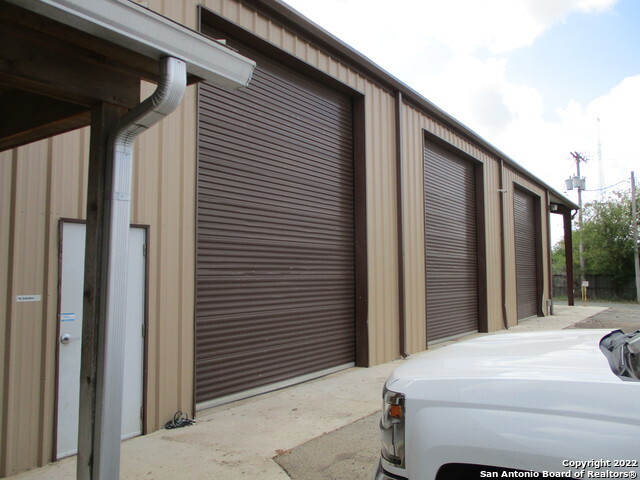 2000 BI 35 E, Pearsall, TX for sale - Building Photo - Image 1 of 1