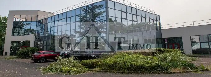 Office in Villebon-sur-Yvette for lease Building Photo- Image 1 of 5