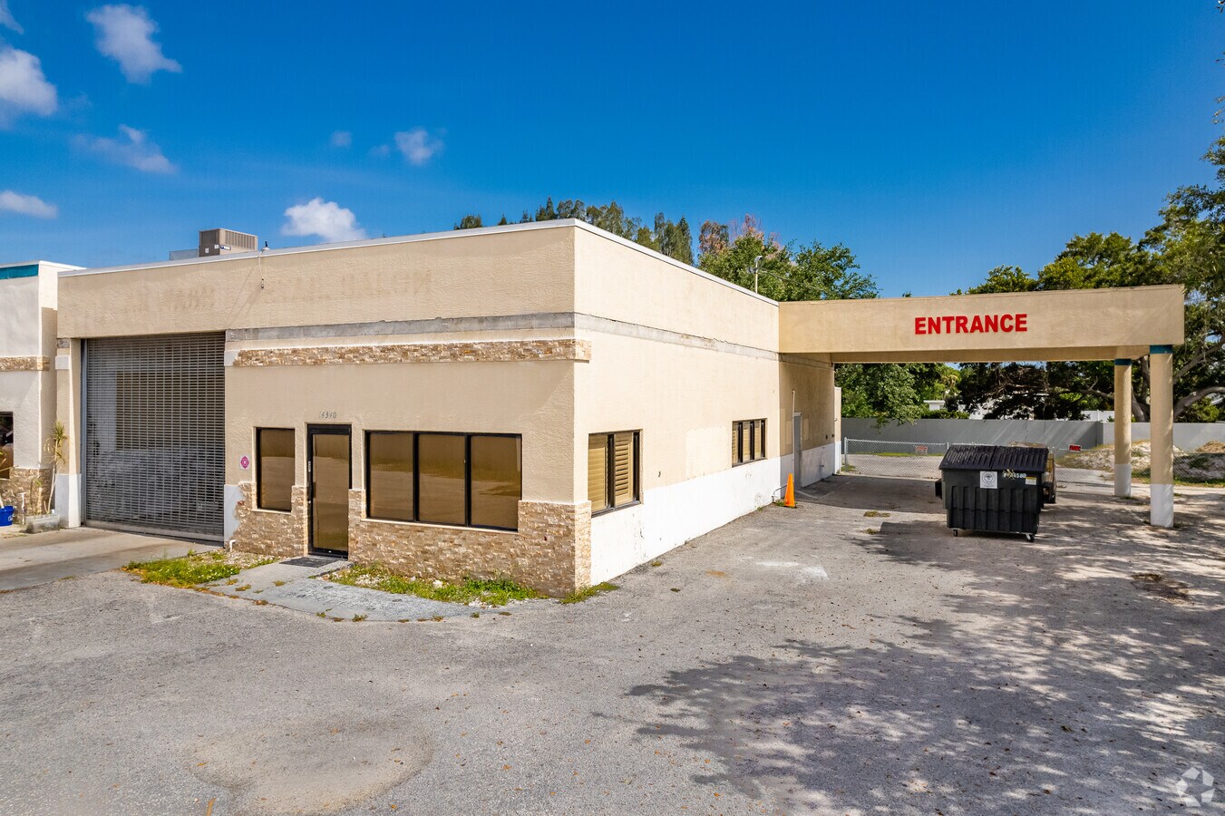 14380 Walsingham Rd, Largo, FL 33774