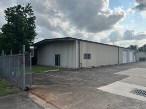 1611 Elmview Dr, Houston, TX for lease Building Photo- Image 1 of 7