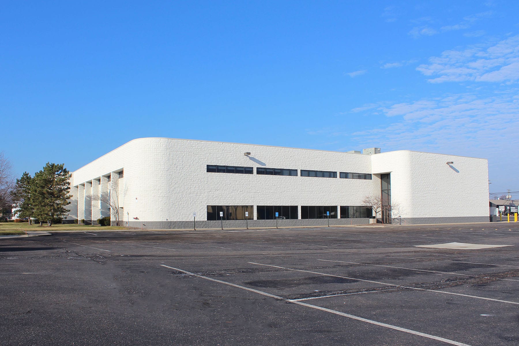 999 Tech Row, Madison Heights, MI for lease Primary Photo- Image 1 of 5