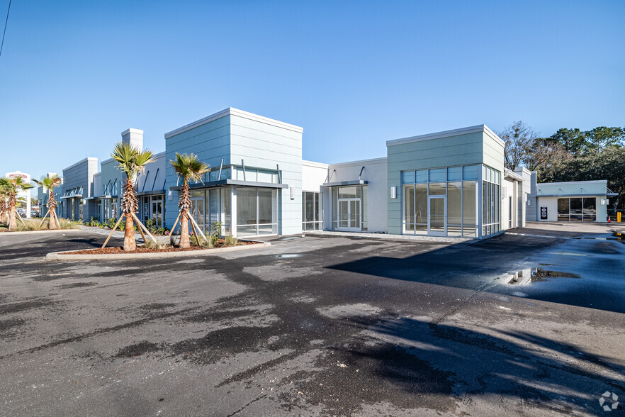 7035 Philips Hwy, Jacksonville, FL for lease - Building Photo - Image 2 of 22