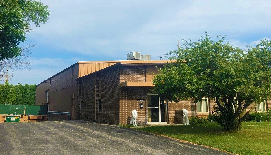 8990 N 51st St, Milwaukee, WI for sale - Building Photo - Image 1 of 1