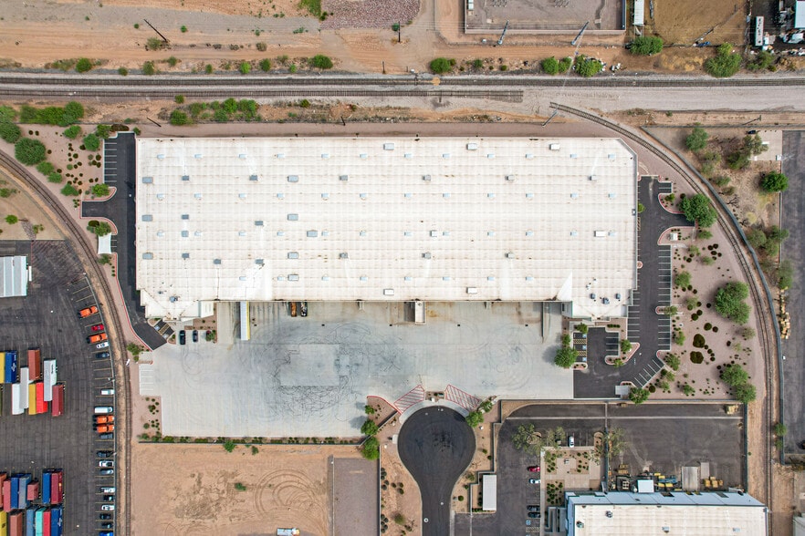 555 S 65th Ave, Phoenix, AZ for lease - Building Photo - Image 2 of 5