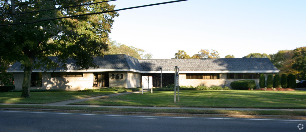 363 Route 111, Smithtown, NY for lease - Primary Photo - Image 1 of 1