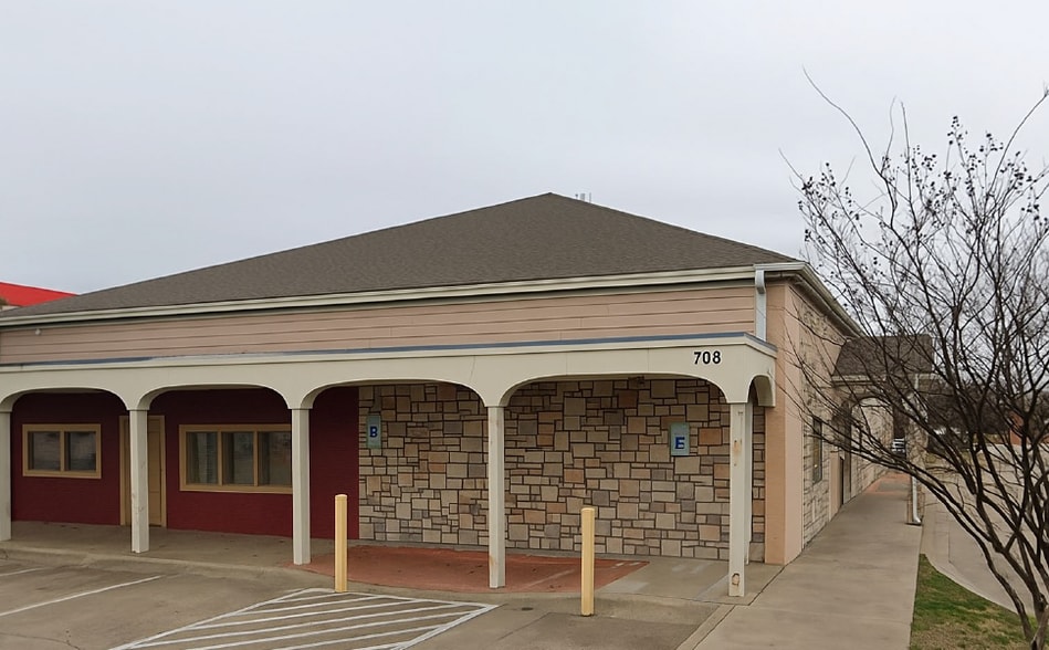 708 W Spring Valley Rd, Richardson, TX for sale - Building Photo - Image 1 of 4