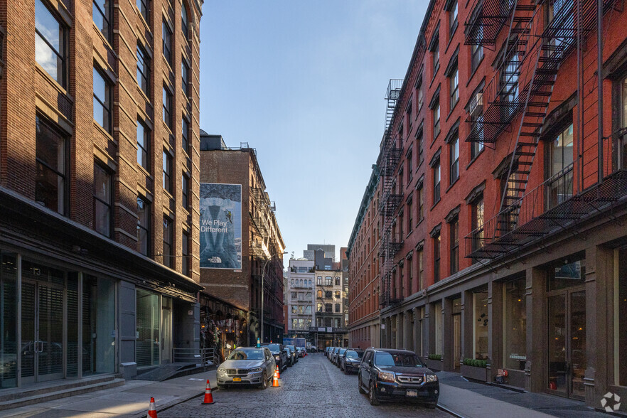 10-12 Crosby St, New York, NY for lease - Building Photo - Image 3 of 12