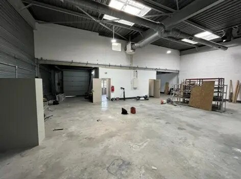 14 Rue Maurice Paillard, Villetaneuse for lease - Interior Photo - Image 3 of 4