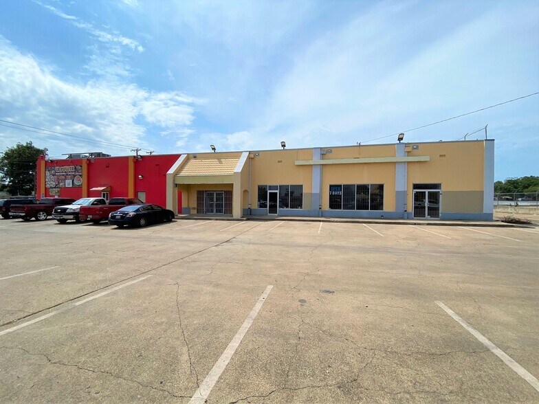 1602 NW 25th St, Fort Worth, TX for lease - Building Photo - Image 2 of 4