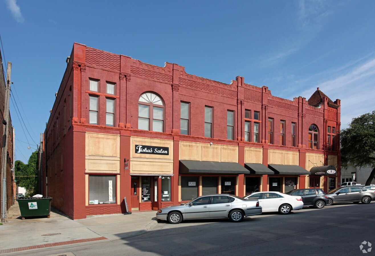 200206 S Rogers St, Waxahachie, TX 75165