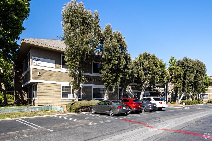 2900 Bristol St, Costa Mesa, CA for lease - Building Photo - Image 1 of 6