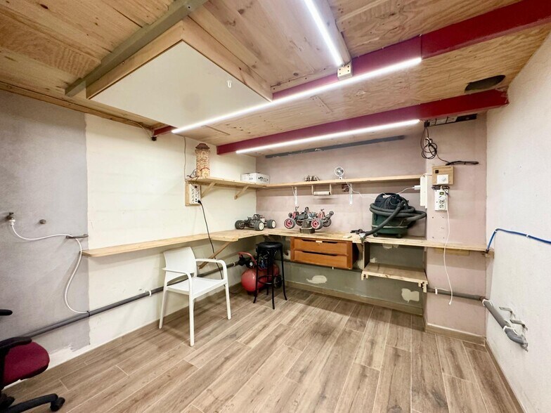 Industrial in València, Valencia for sale - Building Photo - Image 3 of 10