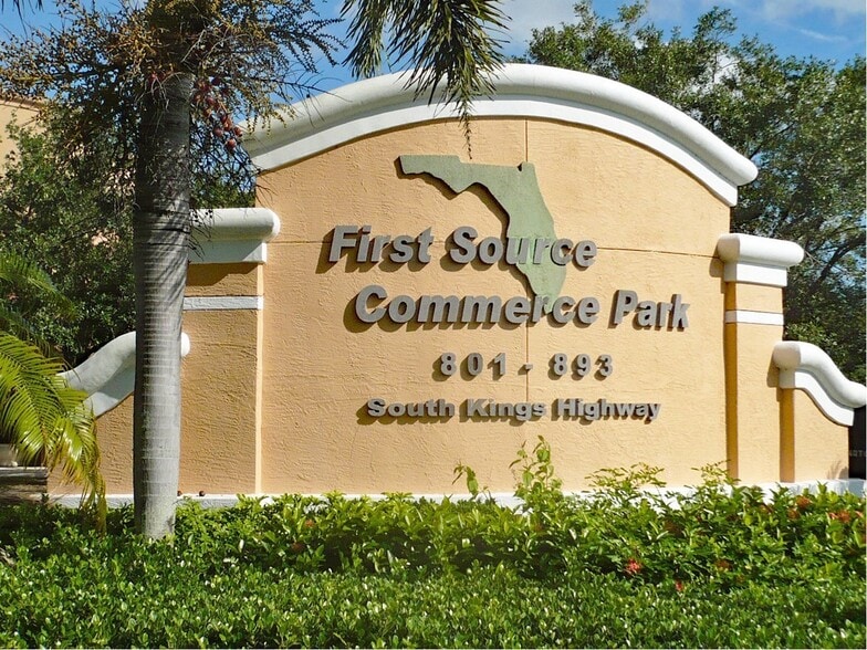 801-821 S Kings Hwy, Fort Pierce, FL for lease - Building Photo - Image 1 of 4