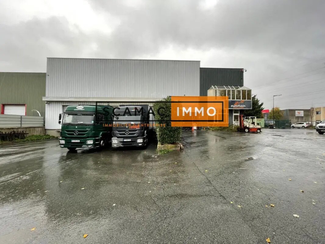 Office in Villetaneuse for lease Building Photo- Image 1 of 2