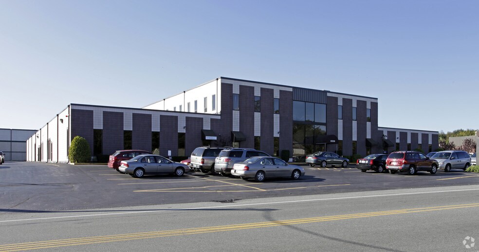 2220 Plainfield Pike, Cranston, RI for sale - Primary Photo - Image 1 of 1