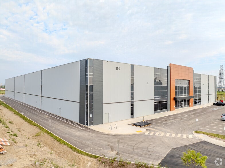 190 Glover Rd, Hamilton, ON for lease - Primary Photo - Image 1 of 12